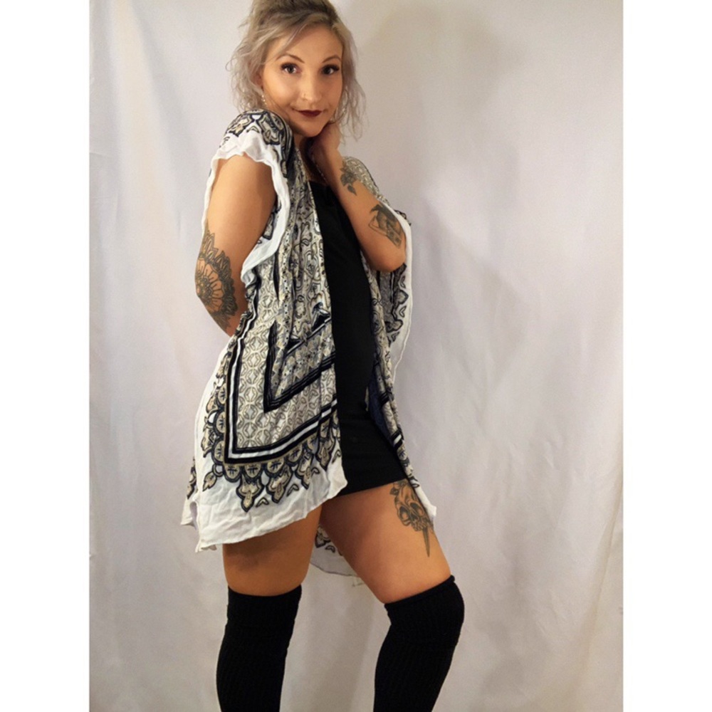 ASOS Patterned Coverup - Picture 3 of 4